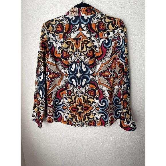 Chico's Womens Button Up Top Size 0 US 4 Ikat Scrolls No Iron Workwear Business‎ - Picture 8 of 11